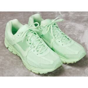 Nike Zoom Vomero 5 Vapor Green Sneakers Mens Size 8.5 Womens 10 HF5493-301